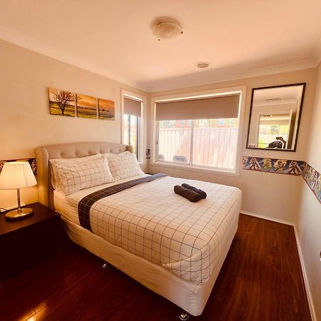Spacious 6 Bedroom Holiday Home 15 Min Away From Melbourne Airport Sydenham Buitenkant foto