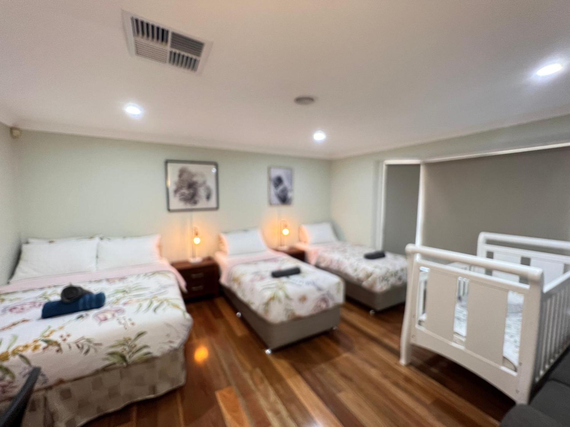 Spacious 6 Bedroom Holiday Home 15 Min Away From Melbourne Airport Sydenham Buitenkant foto