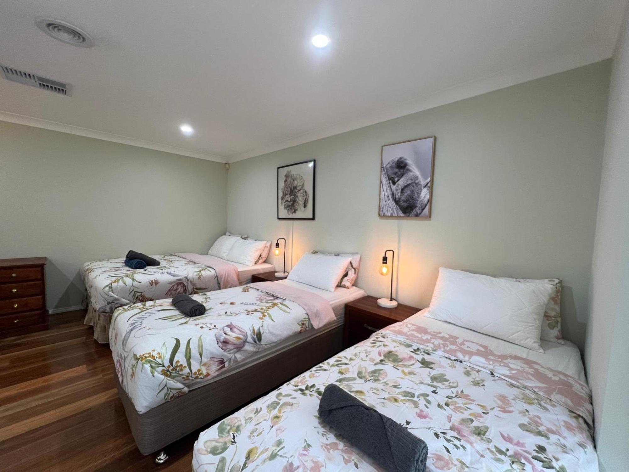 Spacious 6 Bedroom Holiday Home 15 Min Away From Melbourne Airport Sydenham Buitenkant foto