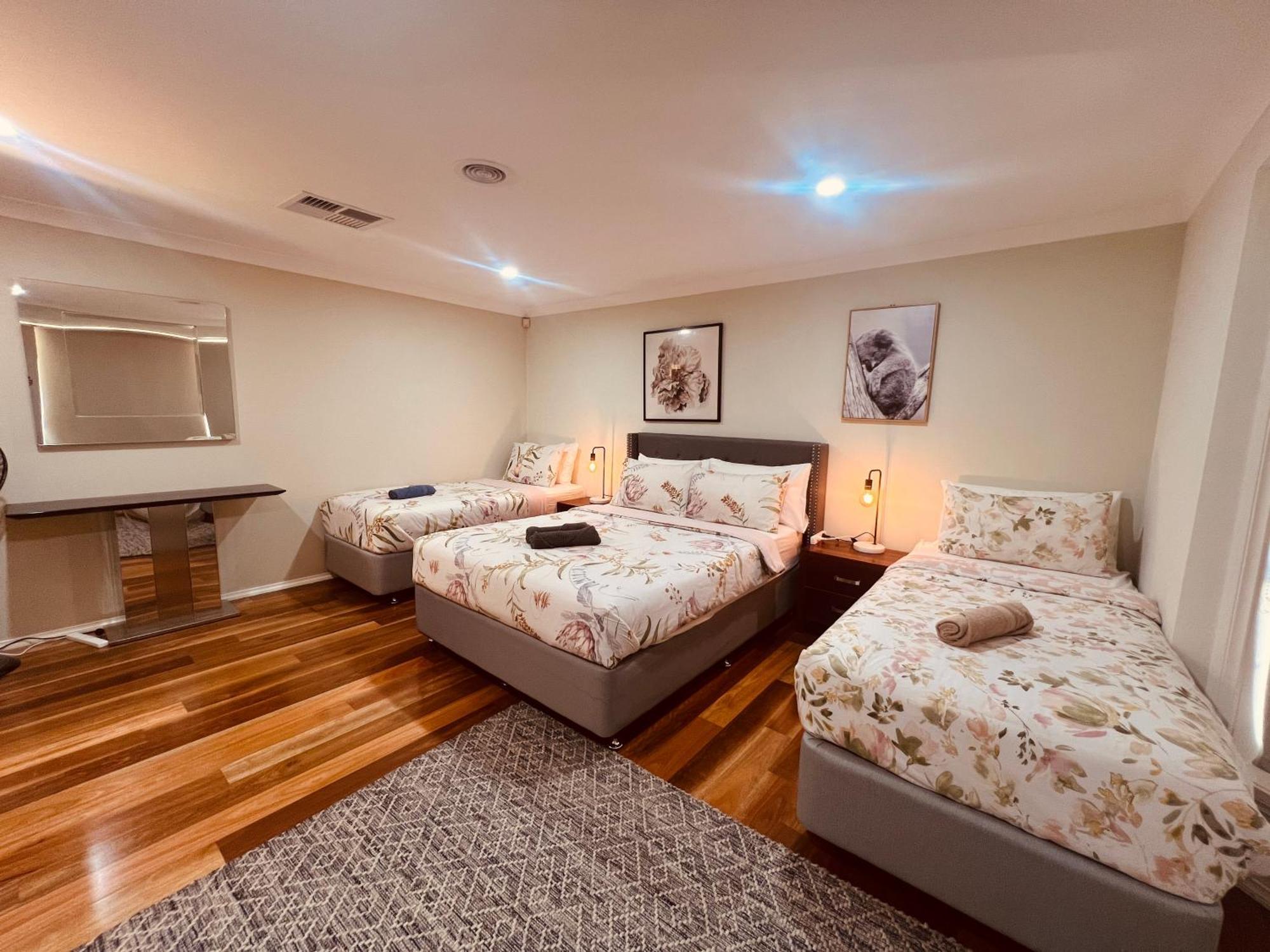 Spacious 6 Bedroom Holiday Home 15 Min Away From Melbourne Airport Sydenham Buitenkant foto
